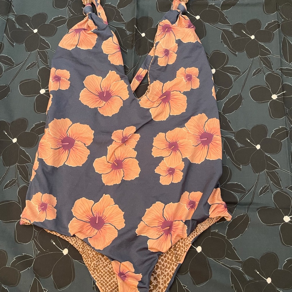 Acacia one piece
